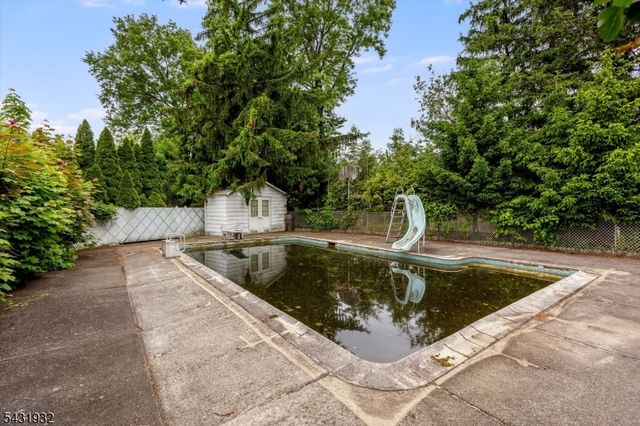 66 Coeyman Ave, Bloomfield Twp., NJ 07003