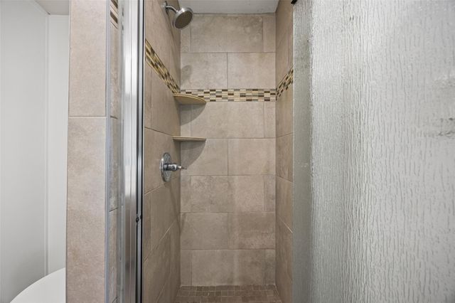 184 Oak Forest CT, Cedar Creek, TX 78612