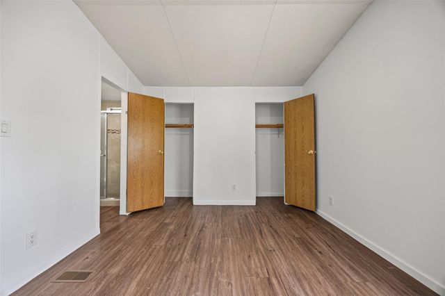 184 Oak Forest CT, Cedar Creek, TX 78612