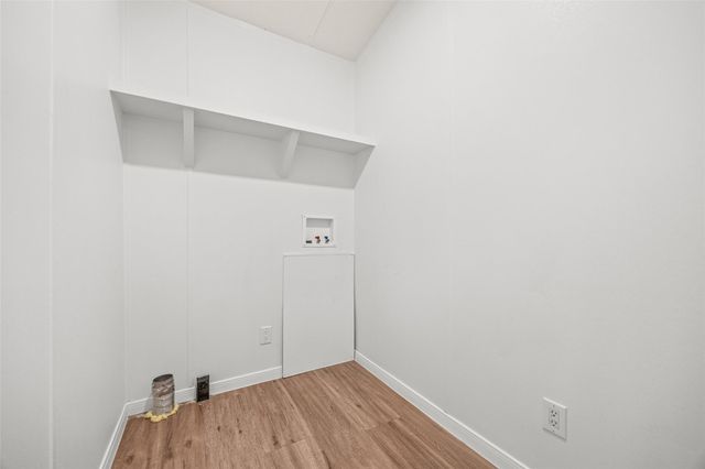 184 Oak Forest CT, Cedar Creek, TX 78612