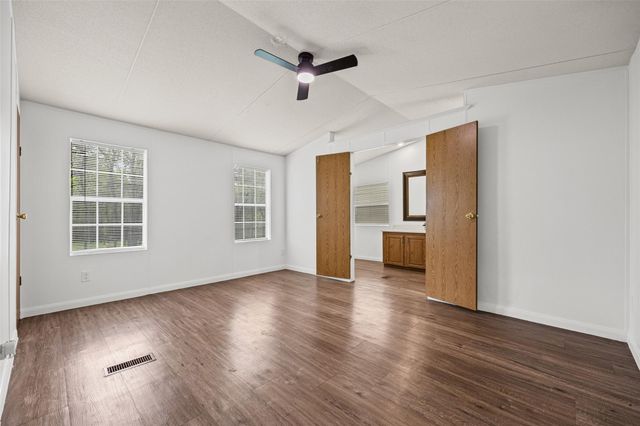 184 Oak Forest CT, Cedar Creek, TX 78612