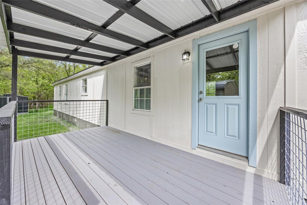 184 Oak Forest CT, Cedar Creek, TX 78612