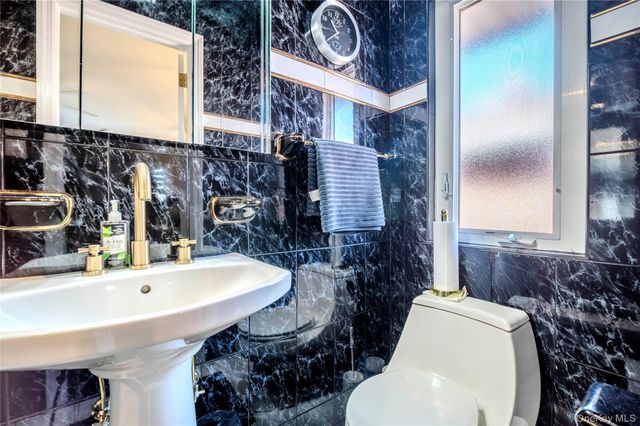 325 149th Street, Whitestone, NY 11357