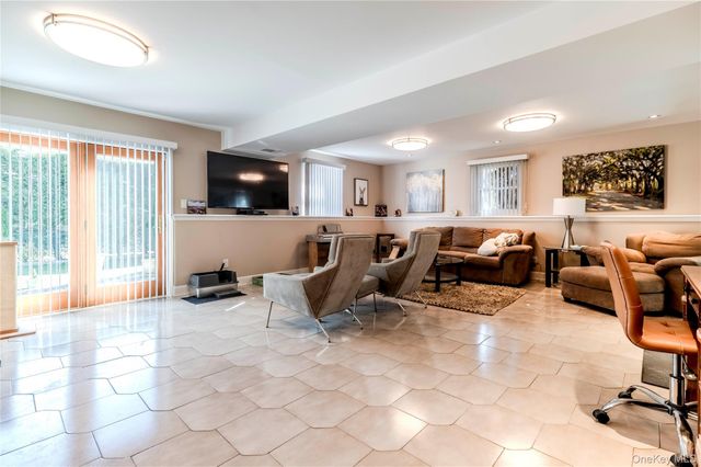 325 149th Street, Whitestone, NY 11357