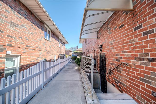 325 149th Street, Whitestone, NY 11357