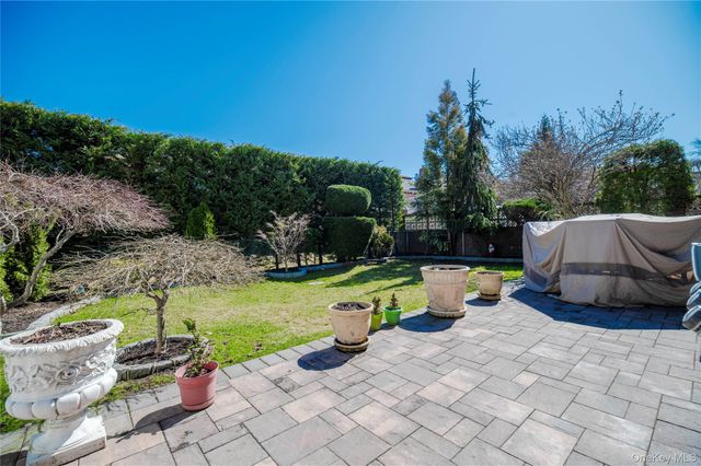 325 149th Street, Whitestone, NY 11357