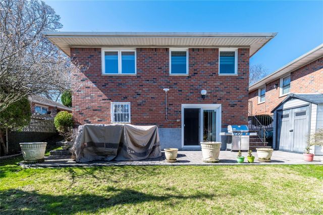 325 149th Street, Whitestone, NY 11357