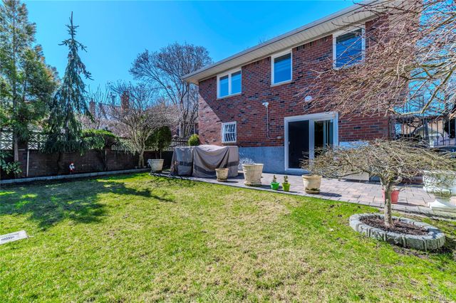 325 149th Street, Whitestone, NY 11357