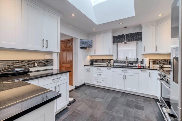 325 149th Street, Whitestone, NY 11357