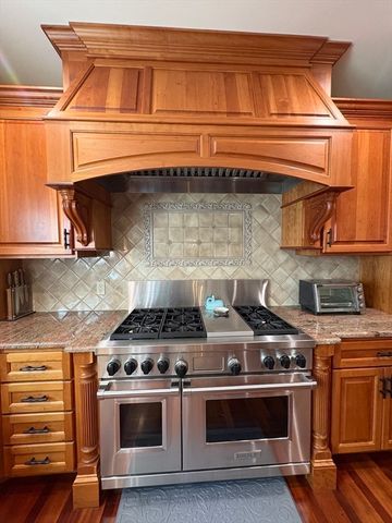20 Bungalow Point, Wilbraham, MA 01095