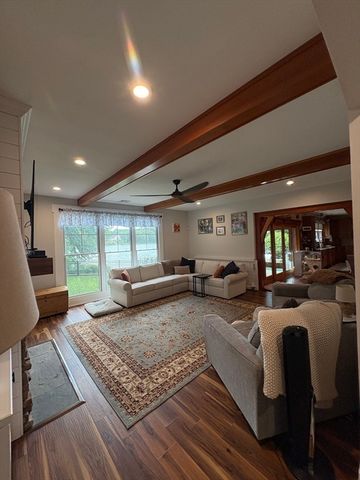 20 Bungalow Point, Wilbraham, MA 01095