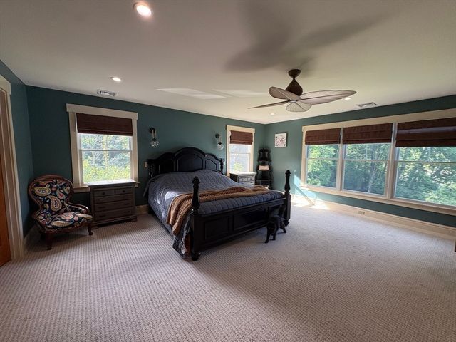 20 Bungalow Point, Wilbraham, MA 01095