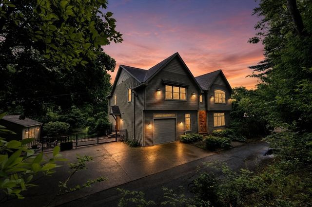 20 Bungalow Point, Wilbraham, MA 01095