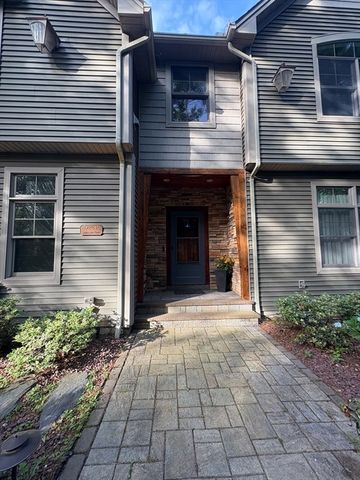 20 Bungalow Point, Wilbraham, MA 01095