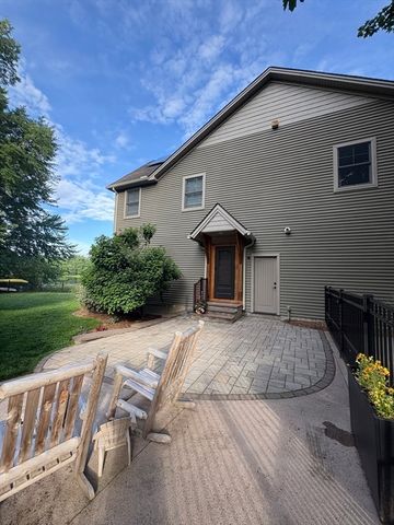 20 Bungalow Point, Wilbraham, MA 01095