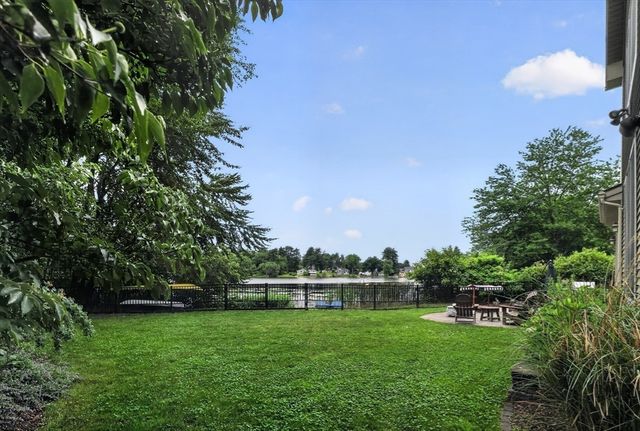 20 Bungalow Point, Wilbraham, MA 01095