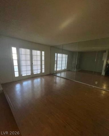 2818 Calle Del Oro, Las Vegas, NV 89120