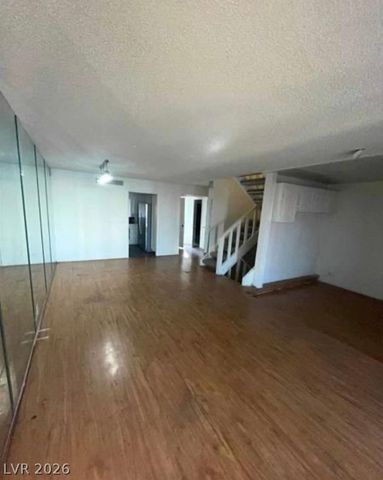 2818 Calle Del Oro, Las Vegas, NV 89120