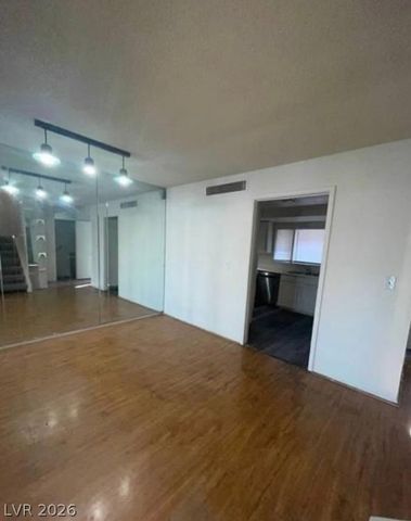 2818 Calle Del Oro, Las Vegas, NV 89120