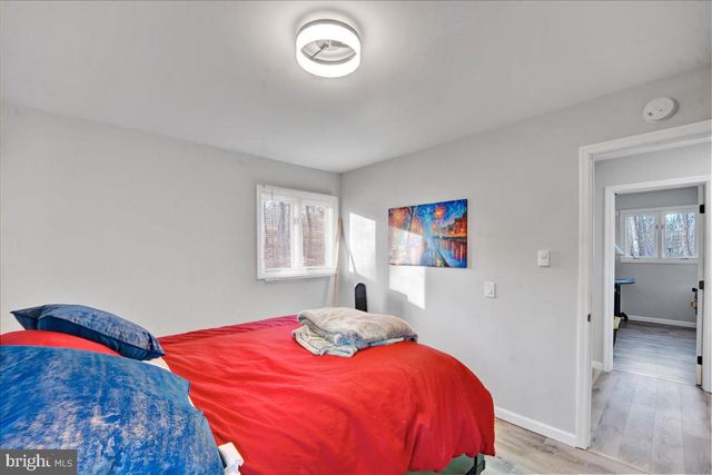 306 TIMBER HILL RD, Henryville, PA 18332