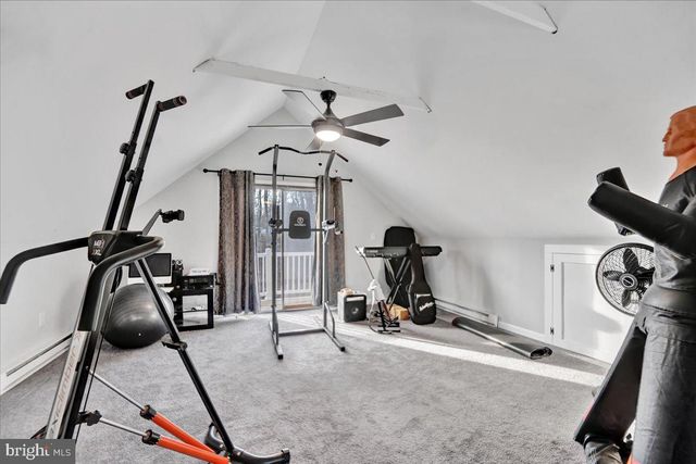 306 TIMBER HILL RD, Henryville, PA 18332