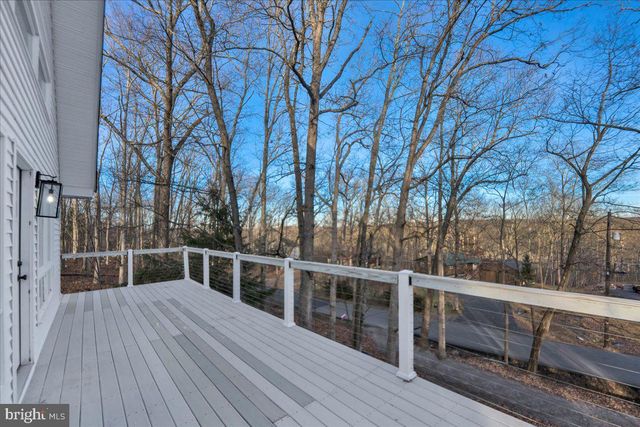 306 TIMBER HILL RD, Henryville, PA 18332