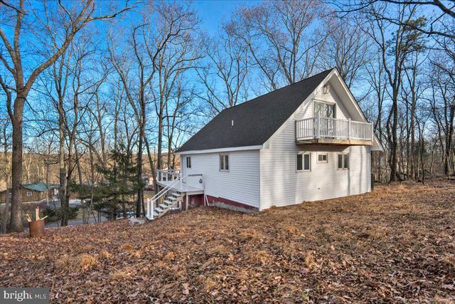 306 TIMBER HILL RD, Henryville, PA 18332