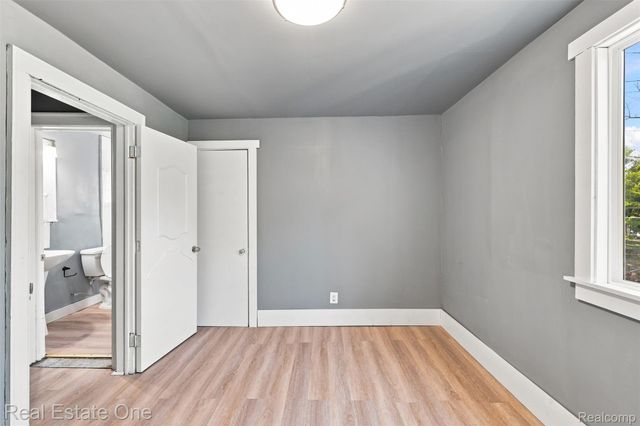 15401 Littlefield Street UPPER, Detroit, MI 48227
