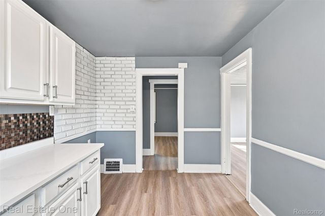 15401 Littlefield Street UPPER, Detroit, MI 48227