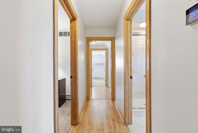 1146 WHEATSHEAF LN, Abington, PA 19001