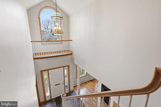 1146 WHEATSHEAF LN, Abington, PA 19001