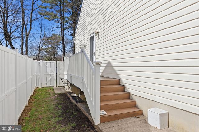 1146 WHEATSHEAF LN, Abington, PA 19001