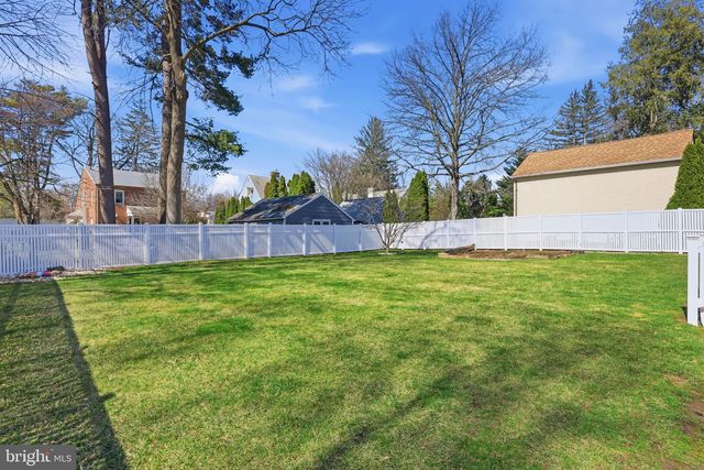 1146 WHEATSHEAF LN, Abington, PA 19001