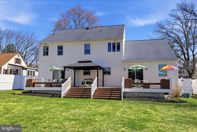 1146 WHEATSHEAF LN, Abington, PA 19001