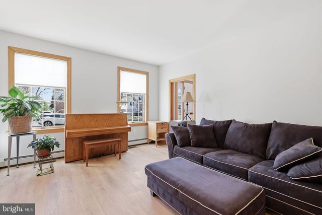 1146 WHEATSHEAF LN, Abington, PA 19001