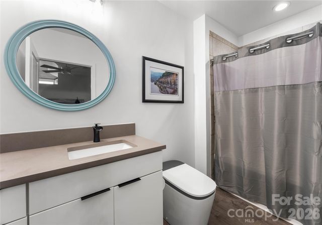 210 N Church Street 2808, Charlotte, NC 28202