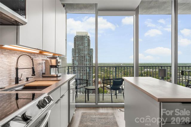 210 N Church Street 2808, Charlotte, NC 28202