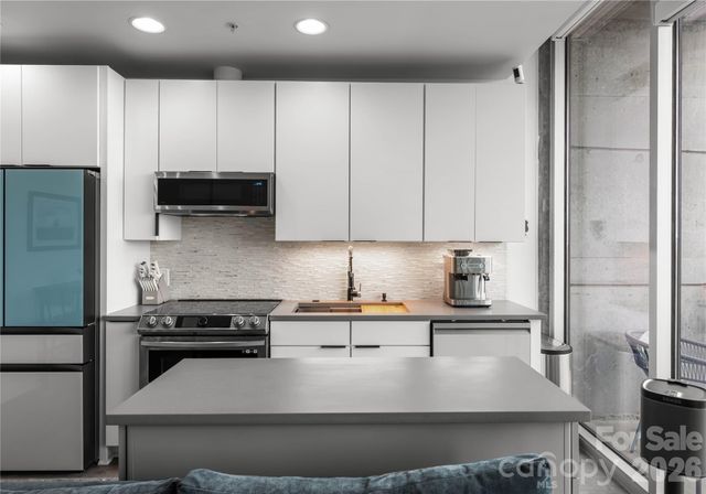 210 N Church Street 2808, Charlotte, NC 28202