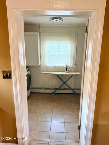 1210 Meadowood Drive, Kinston, NC 28501