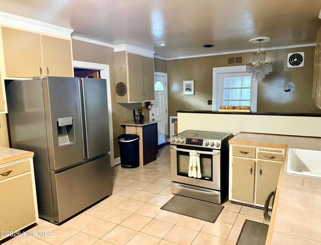 1210 Meadowood Drive, Kinston, NC 28501