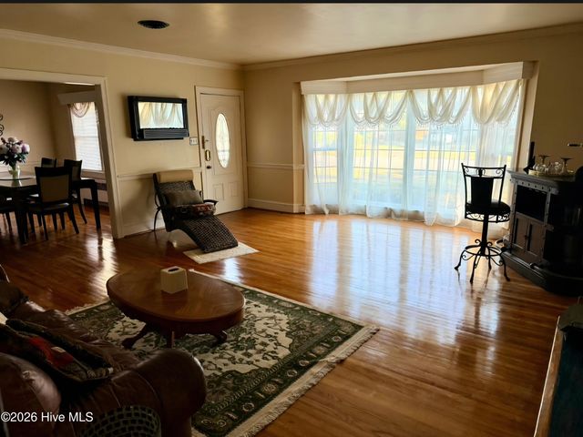1210 Meadowood Drive, Kinston, NC 28501