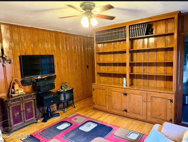 1210 Meadowood Drive, Kinston, NC 28501