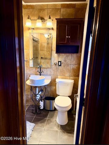 1210 Meadowood Drive, Kinston, NC 28501
