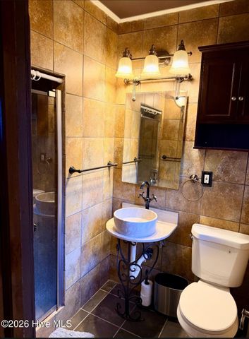 1210 Meadowood Drive, Kinston, NC 28501