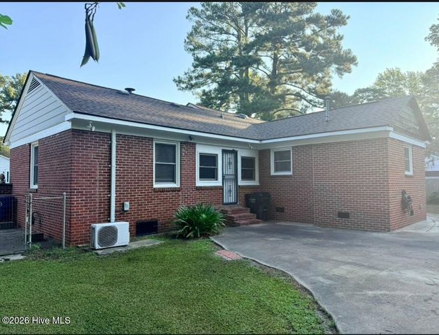 1210 Meadowood Drive, Kinston, NC 28501