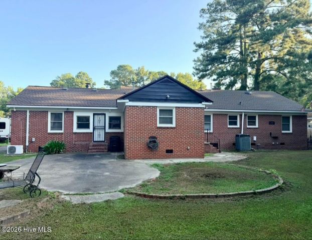 1210 Meadowood Drive, Kinston, NC 28501
