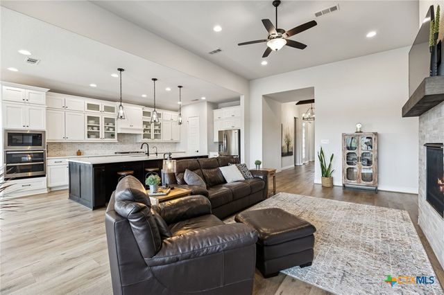 828 Teakmill Trail, San Marcos, TX 78666