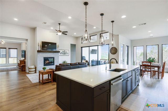 828 Teakmill Trail, San Marcos, TX 78666