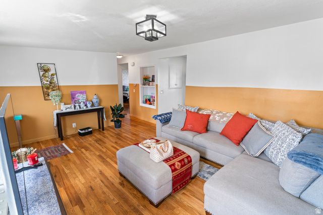 1678 W LELAND DR, West Jordan, UT 84084