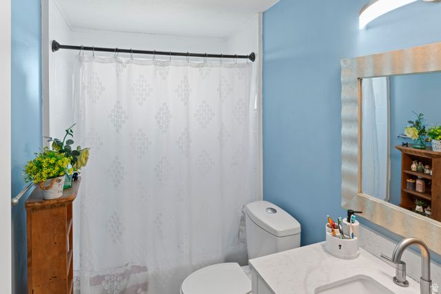 1678 W LELAND DR, West Jordan, UT 84084